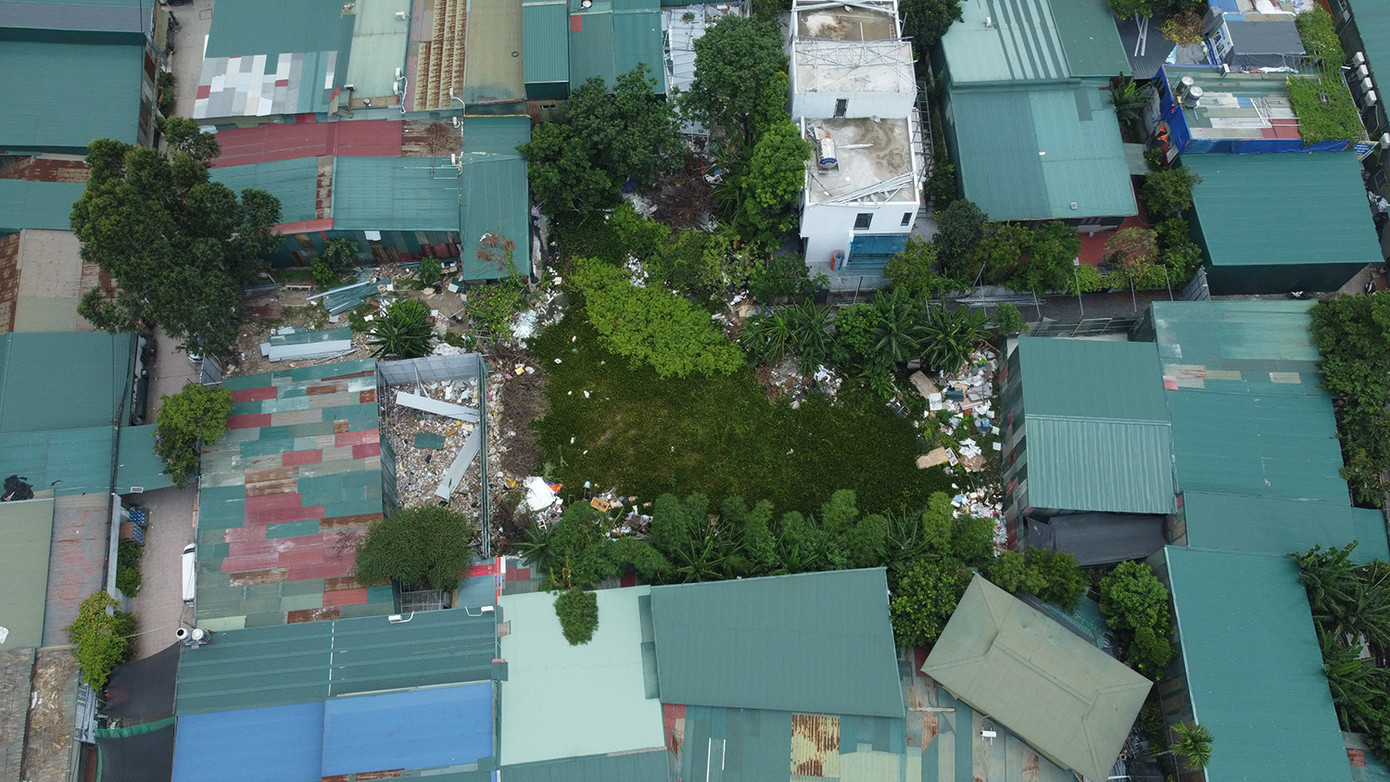 Chỉ sau 3 năm, các khoảng trống ít ỏi quanh khu vực này tiếp tục mọc lên hàng chục nhà xưởng. Ảnh chụp ngày 7/7/2025. Chỉ sau 3 năm, các khoảng trống ít ỏi quanh khu vực này tiếp tục mọc lên hàng chục nhà xưởng. Ảnh chụp ngày 7/7/2025.