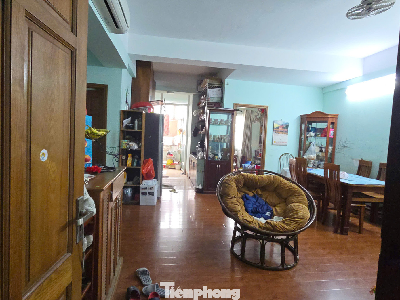 "Trước đây tập thể cũ phải chờ xếp hàng đi vệ sinh, rất vất vả và bất tiện. Diện tích cũng chỉ được 20m2, đến nay tôi được ở chung cư hiện đại với diện tích hơn 40m2", bà Tuyết chia sẻ. "Trước đây tập thể cũ phải chờ xếp hàng đi vệ sinh, rất vất vả và bất tiện. Diện tích cũng chỉ được 20m2, đến nay tôi được ở chung cư hiện đại với diện tích hơn 40m2", bà Tuyết chia sẻ.