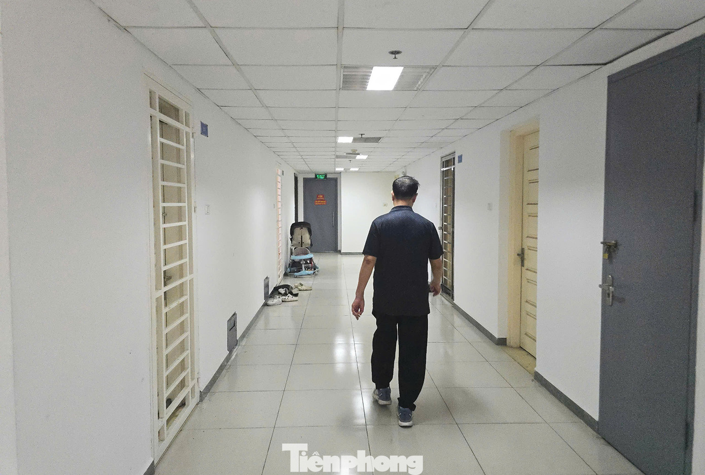 Sau 4 năm dự án mới hoàn thành giải phóng mặt bằng, đến năm 2013 dự án mới khởi công, sau 2 năm hoàn thành. "Đến nay, những người dân cũ gặp tôi đều trân quý, hồ hởi vui vẻ vì cuộc sống mới. Còn các chung cư cũ xung quanh như nhà B1, B2 mỗi lần họp tổ dân phố họ đều bày tỏ nguyện vọng khu nhà mình được cải tạo càng sớm càng tốt", ông Cung chia sẻ. Sau 4 năm dự án mới hoàn thành giải phóng mặt bằng, đến năm 2013 dự án mới khởi công, sau 2 năm hoàn thành. "Đến nay, những người dân cũ gặp tôi đều trân quý, hồ hởi vui vẻ vì cuộc sống mới. Còn các chung cư cũ xung quanh như nhà B1, B2 mỗi lần họp tổ dân phố họ đều bày tỏ nguyện vọng khu nhà mình được cải tạo càng sớm càng tốt", ông Cung chia sẻ.