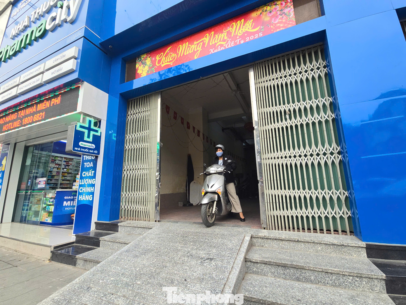 Người dân mong mỏi với Luật Thủ đô năm 2024 có hiệu lực thi hành từ ngày 1/1/2025, Hà Nội có thể áp dụng những quy định đặc thù để hiện thực hóa chủ trương cải tạo các khu tập thể, chung cư cũ xuống cấp, góp phần tạo nên diện mạo mới khang trang, đẹp đẽ hơn cho thành phố. Người dân mong mỏi với Luật Thủ đô năm 2024 có hiệu lực thi hành từ ngày 1/1/2025, Hà Nội có thể áp dụng những quy định đặc thù để hiện thực hóa chủ trương cải tạo các khu tập thể, chung cư cũ xuống cấp, góp phần tạo nên diện mạo mới khang trang, đẹp đẽ hơn cho thành phố.