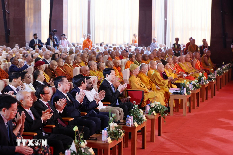 Chủ tịch nước Lương Cường và các đại biểu dự khai mạc Đại lễ Phật đản Liên hợp quốc - Vesak 2025. Ảnh: TTXVN Chủ tịch nước Lương Cường và các đại biểu dự khai mạc Đại lễ Phật đản Liên hợp quốc - Vesak 2025. Ảnh: TTXVN