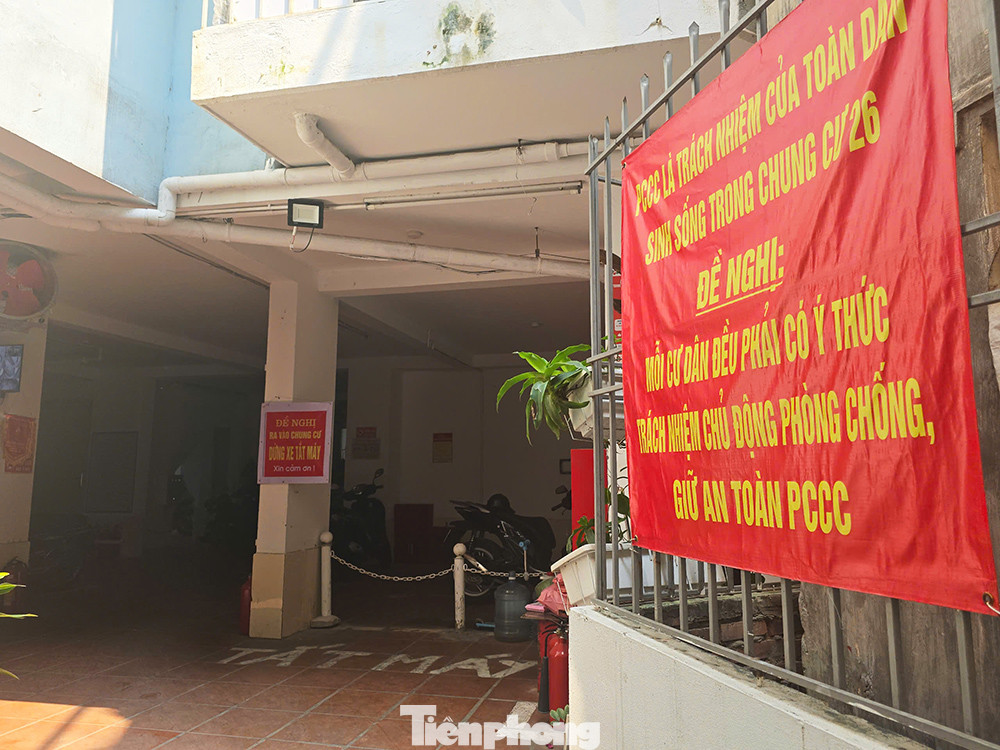 Đại diện UBND phường Đồng Tâm (quận Hai Bà Trưng) cho biết, địa bàn phường có trên dưới 100 cơ sở kinh doanh thuê trọ, ngay từ đầu năm 2025, UBND phường đã thành lập các tổ công tác để thực hiện tuyên truyền, hướng dẫn, ký cam kết đối với các chủ nhà trọ trên địa bàn. Đến nay, phường đang thực hiện rà soát các địa điểm trên có thực hiện đúng cam kết hay không, sau đó có báo cáo UBND quận để yêu cầu dừng hoạt động (nếu không đảm bảo).