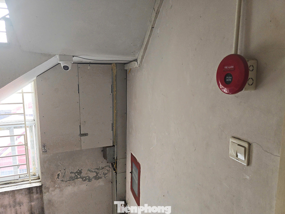 Thống kê của UBND quận Thanh Xuân, trên địa bàn quận hiện có 1.234 cơ sở có nguy cơ xảy ra cháy, nổ. Cơ quan chức năng quận đã kiểm tra và chỉ ra các tồn tại như: Không đảm bảo cho xe chữa cháy tiếp cận; chưa có giải pháp ngăn cháy lan giữa các khu vực có công năng khác nhau; không đảm bảo kích thước lối thoát nạn...