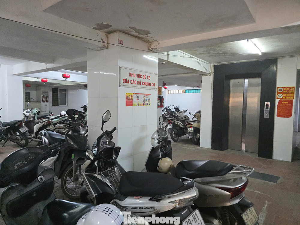 Theo rà soát, Hà Nội hiện có khoảng 37.000 cơ sở kinh doanh nhà trọ, chung cư mini. Phần lớn các công trình này đều đã xây dựng từ lâu, điều kiện hạ tầng không đảm bảo hoặc chưa đáp ứng được các quy định an toàn PCCC hiện hành. Sau khi lực lượng chức năng siết chặt quy định, nhiều hộ chỉ mới kịp bổ sung những hạng mục PCCC ban đầu, còn để đáp ứng đầy đủ thì hầu hết sẽ phải tạm dừng hoạt động.