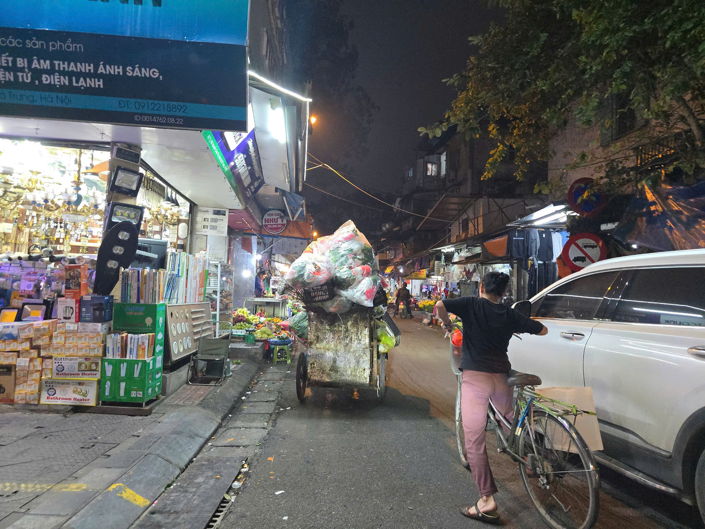 Theo tìm hiểu của PV Tiền Phong, sau khi hợp tác với đối tác mới, phương pháp thu gom rác sẽ thay đổi hoàn toàn.