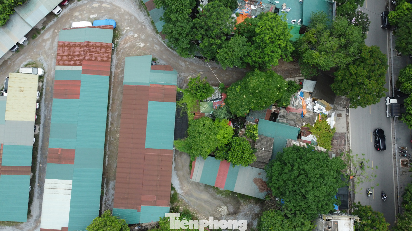 Hiện nay phần diện tích này đang cho thuê làm bãi đỗ xe ô tô, gara ô tô, nhà hàng...