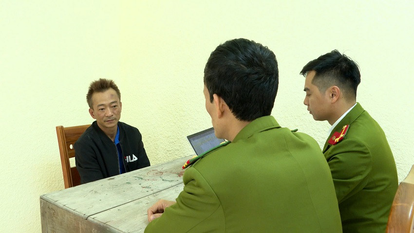 Trần Minh Thành tại cơ quan công an. Ảnh: CA Vĩnh Phúc Trần Minh Thành tại cơ quan công an. Ảnh: CA Vĩnh Phúc