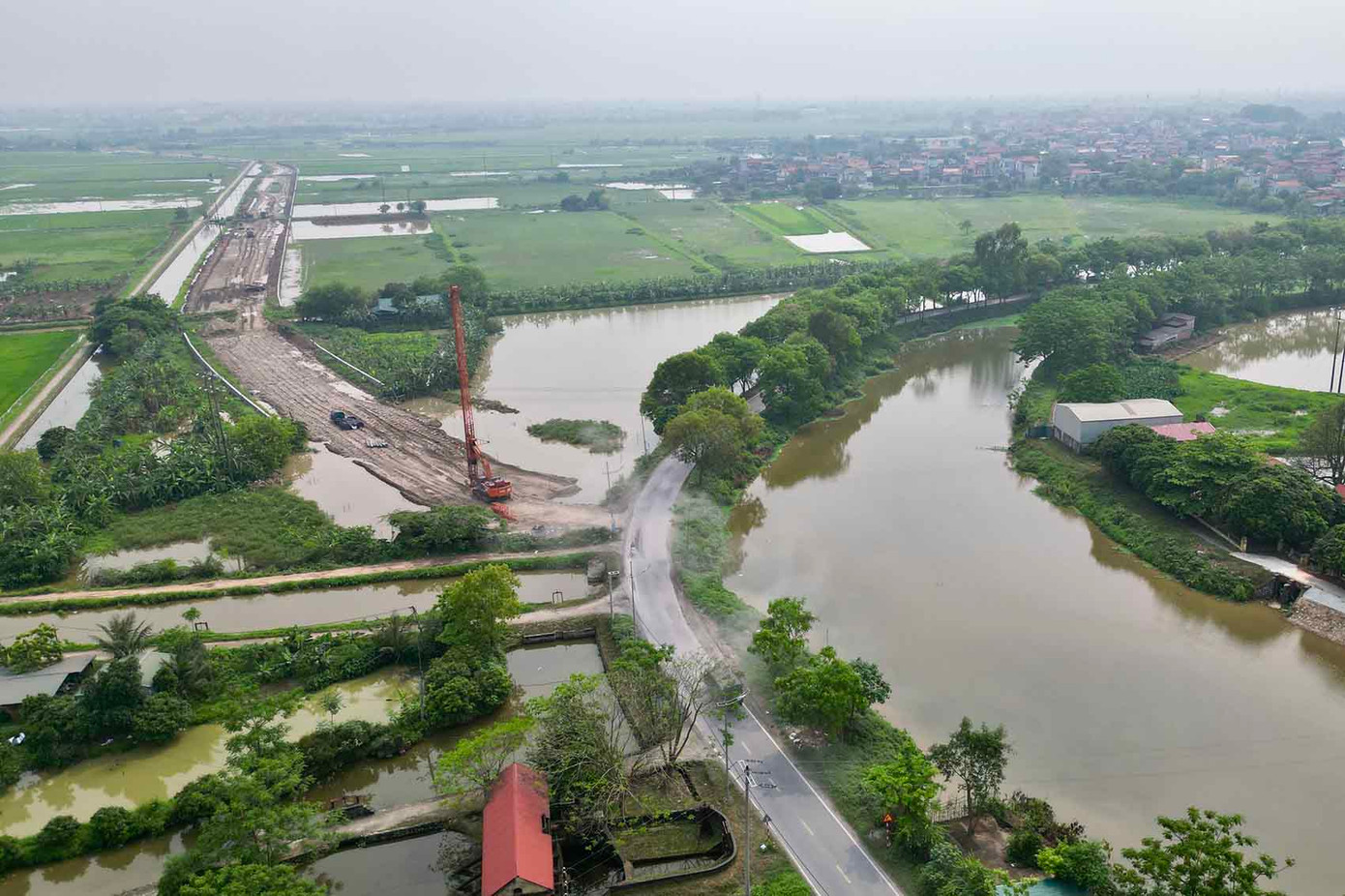 Tỉnh lộ 429 đoạn qua địa bàn huyện Phú Xuyên đang được nâng cấp, mở rộng. Ảnh: Hữu Chánh Tỉnh lộ 429 đoạn qua địa bàn huyện Phú Xuyên đang được nâng cấp, mở rộng. Ảnh: Hữu Chánh