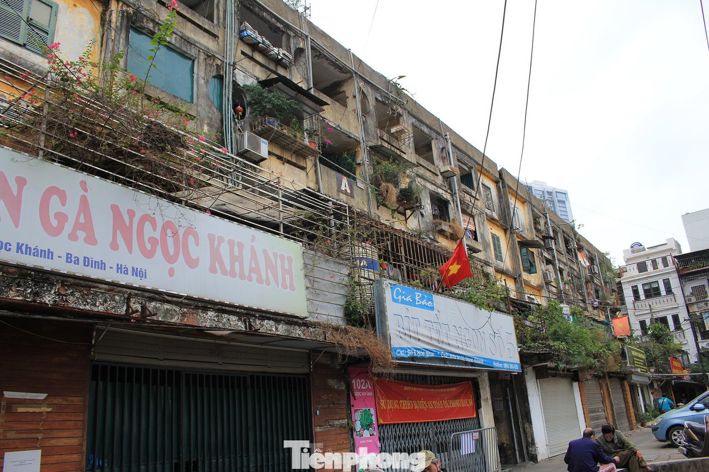 Sau nhiều lần “trượt tiến độ”, ngay từ đầu năm 2025, UBND thành phố Hà Nội đã "chốt" thời hạn để cơ quan chức năng hoàn thành quy hoạch chi tiết tỷ lệ 1/500 hàng loạt khu chung cư cũ trên địa bàn. Sau nhiều lần “trượt tiến độ”, ngay từ đầu năm 2025, UBND thành phố Hà Nội đã "chốt" thời hạn để cơ quan chức năng hoàn thành quy hoạch chi tiết tỷ lệ 1/500 hàng loạt khu chung cư cũ trên địa bàn.