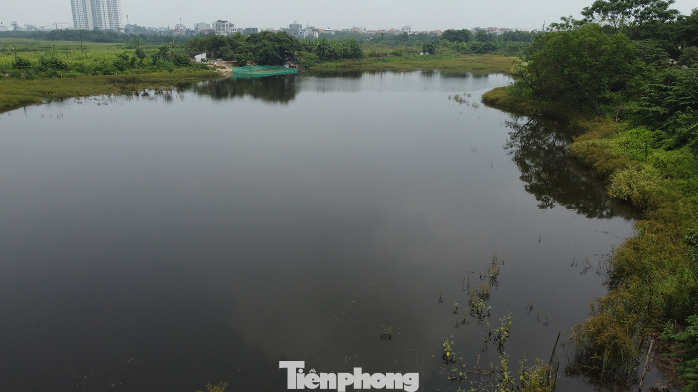 Theo Kế hoạch phát triển dịch vụ logistics trên địa bàn năm 2024 của UBND TP Hà Nội, Hà Nội quyết tâm khởi công xây dựng 2 cảng cạn ICD tại xã Cổ Bi, huyện Gia Lâm trong năm 2024. Định hướng phát triển hạ tầng dịch vụ logistics trên địa bàn thành phố theo nguyên tắc dành quỹ đất; phát huy tối đa tiềm năng, nguồn lực để xây dựng và khai thác hiệu quả hạ tầng logistics. Theo Kế hoạch phát triển dịch vụ logistics trên địa bàn năm 2024 của UBND TP Hà Nội, Hà Nội quyết tâm khởi công xây dựng 2 cảng cạn ICD tại xã Cổ Bi, huyện Gia Lâm trong năm 2024. Định hướng phát triển hạ tầng dịch vụ logistics trên địa bàn thành phố theo nguyên tắc dành quỹ đất; phát huy tối đa tiềm năng, nguồn lực để xây dựng và khai thác hiệu quả hạ tầng logistics.