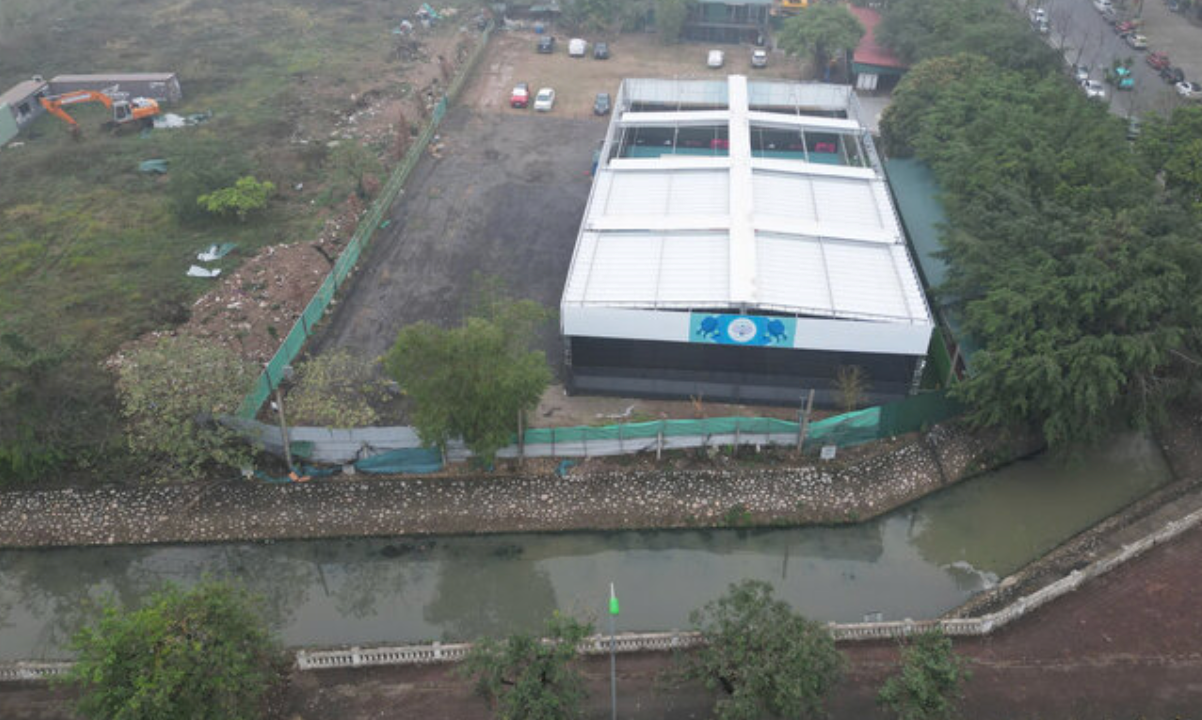 Sân pickleball nằm trên khu vực đất công. Ảnh: LĐO