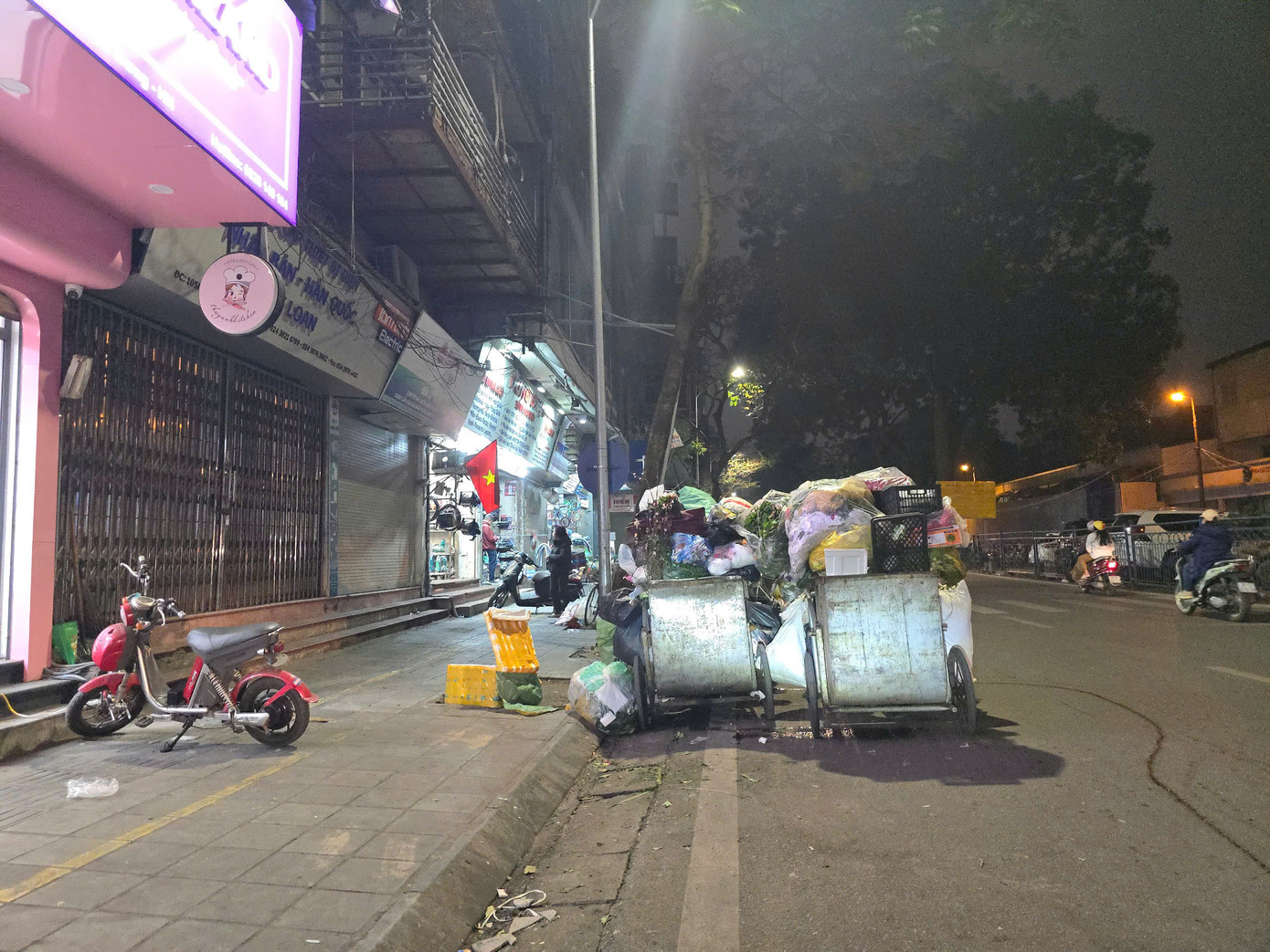 Theo tìm hiểu của PV Tiền Phong, sau khi hợp tác với đối tác mới, phương pháp thu gom rác sẽ thay đổi hoàn toàn.