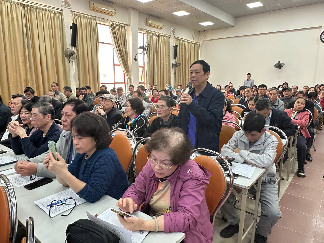 Người dân cho ý kiến đóng góp vào quy hoạch