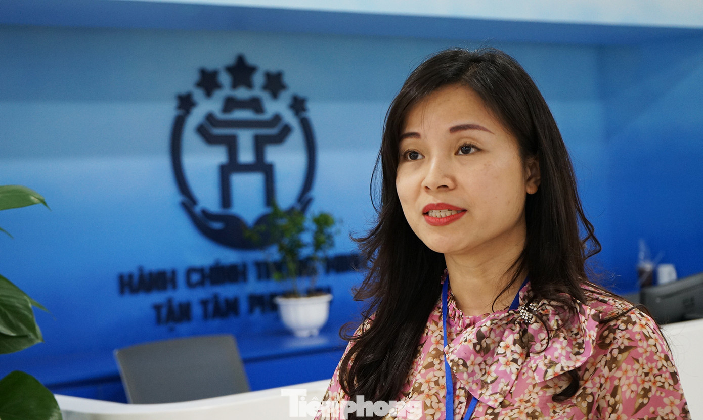 Bà Hoàng Hiền Hạnh, Phó Giám đốc Chi nhánh số 1, Trung tâm Phục vụ hành chính công Hà Nội