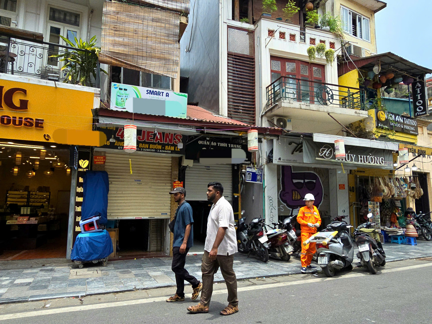 Hàng loạt hộ kinh doanh đóng cửa ngừng kinh doanh trên phố Hàng Đào Hàng loạt hộ kinh doanh đóng cửa ngừng kinh doanh trên phố Hàng Đào