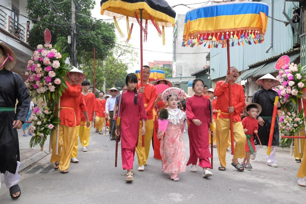 Hội Gióng (xã Phù Đổng, huyện Gia Lâm) thu hút đông đảo người dân và du khách
