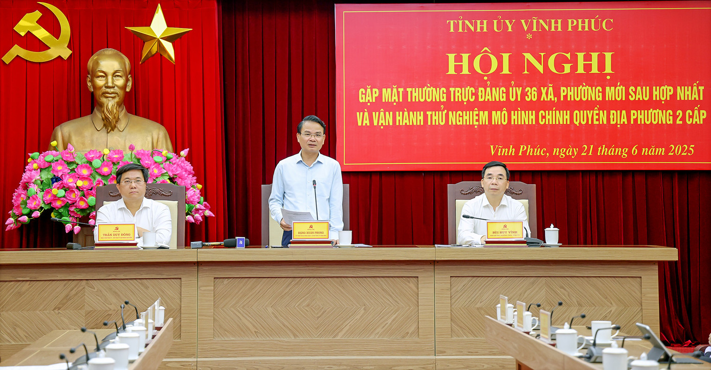 Ông Đặng Xuân Phong, Bí thư Tỉnh ủy Vĩnh Phúc phát biểu tại hội nghị. Ảnh: Khánh Linh