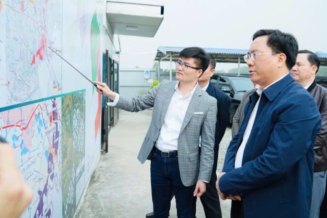 Chủ tịch UBND tỉnh Trần Duy Đông kiểm tra công tác giải phóng mặt bằng Khu công nghiệp Nam Bình Xuyên