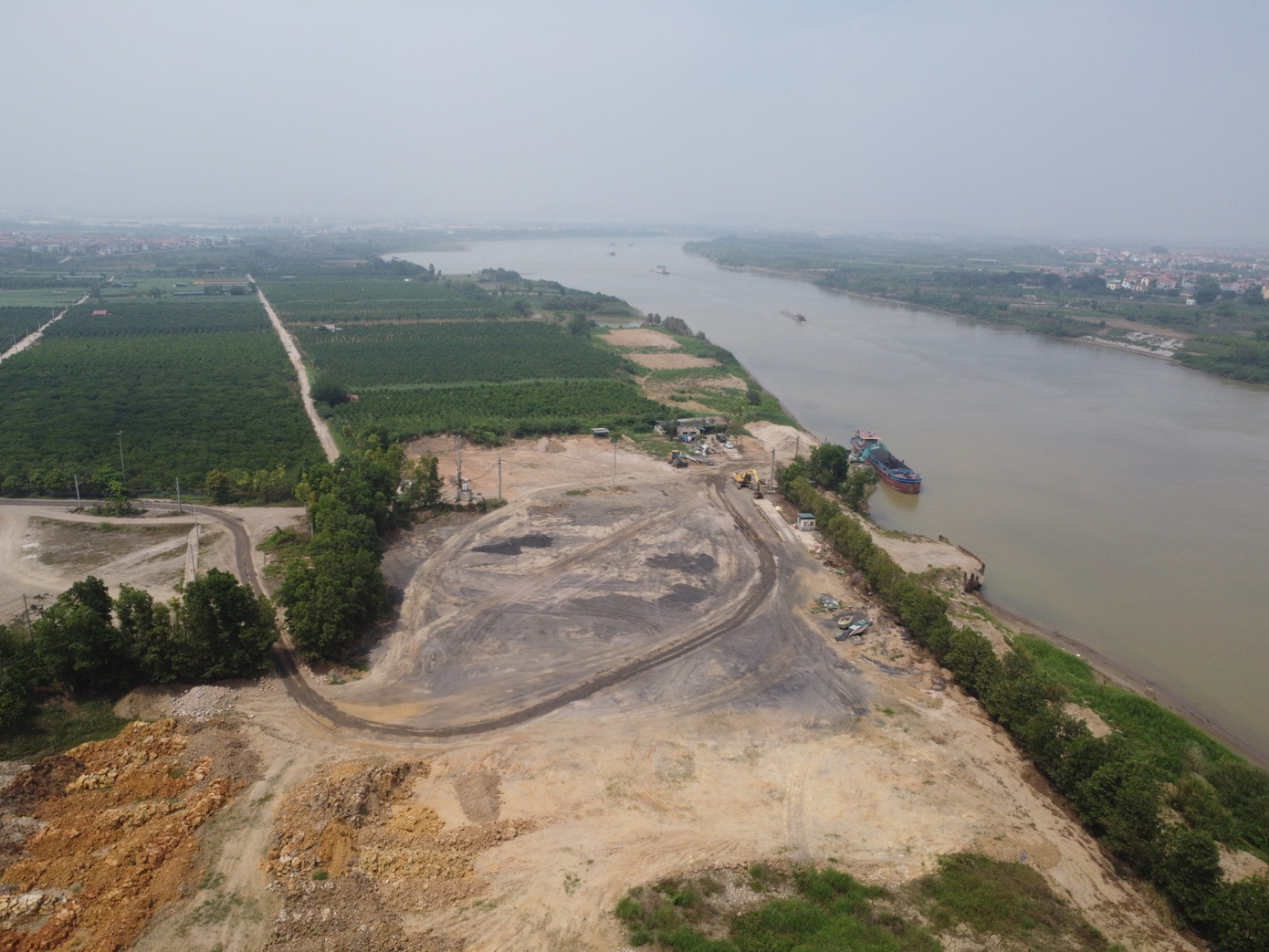 Bãi trung chuyển Giang Linh tại xã Phù Đổng mở đường riêng tránh sự kiểm tra của cơ quan chức năng