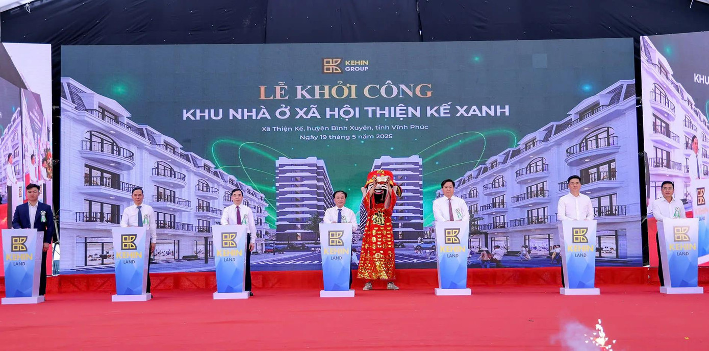 Các đại biểu ấn nút Khởi công Dự án Khu nhà ở xã hội Thiện Kế Xanh