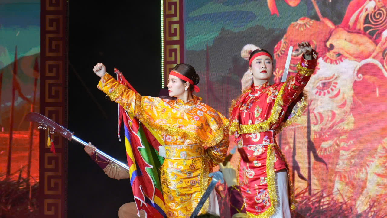 Chương trình nghệ thuật “Hùng thiêng Trưng Vương”. Chương trình nghệ thuật “Hùng thiêng Trưng Vương”.