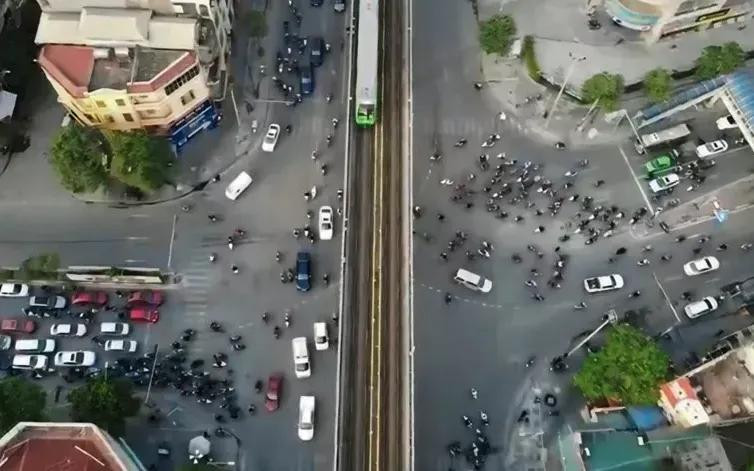 Hà Nội đầu tư gần 880 tỷ đồng làm cầu vượt nút giao Lê Trọng Tấn với quốc lộ 6. (Ảnh: KTĐT) Hà Nội đầu tư gần 880 tỷ đồng làm cầu vượt nút giao Lê Trọng Tấn với quốc lộ 6. (Ảnh: KTĐT)