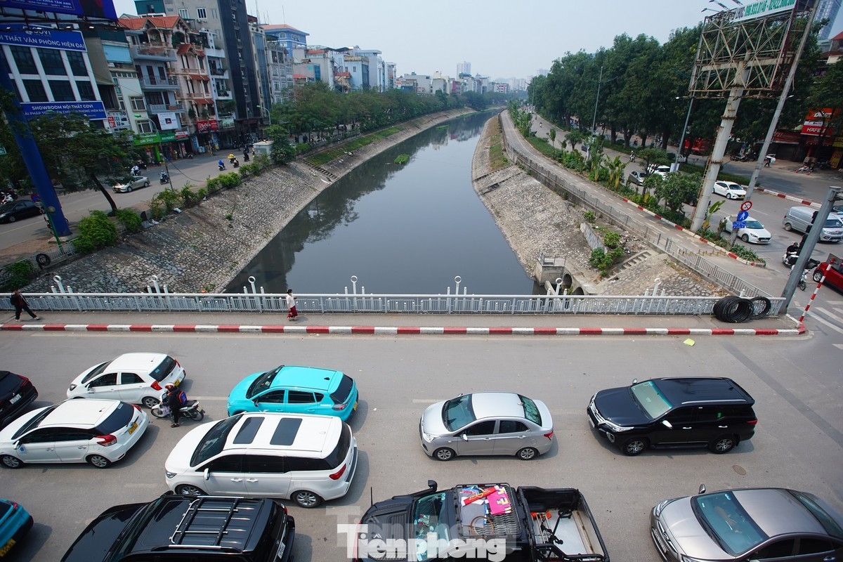 Một vị trí trên sông Tô Lịch dự kiến lắp đặt cầu dàn thép Một vị trí trên sông Tô Lịch dự kiến lắp đặt cầu dàn thép