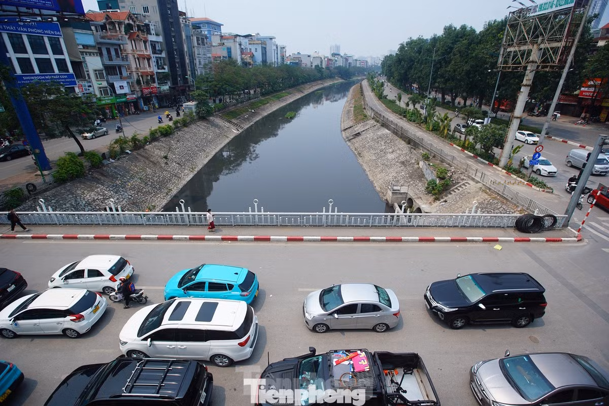 Một vị trí trên sông Tô Lịch dự kiến lắp đặt cầu dàn thép Một vị trí trên sông Tô Lịch dự kiến lắp đặt cầu dàn thép