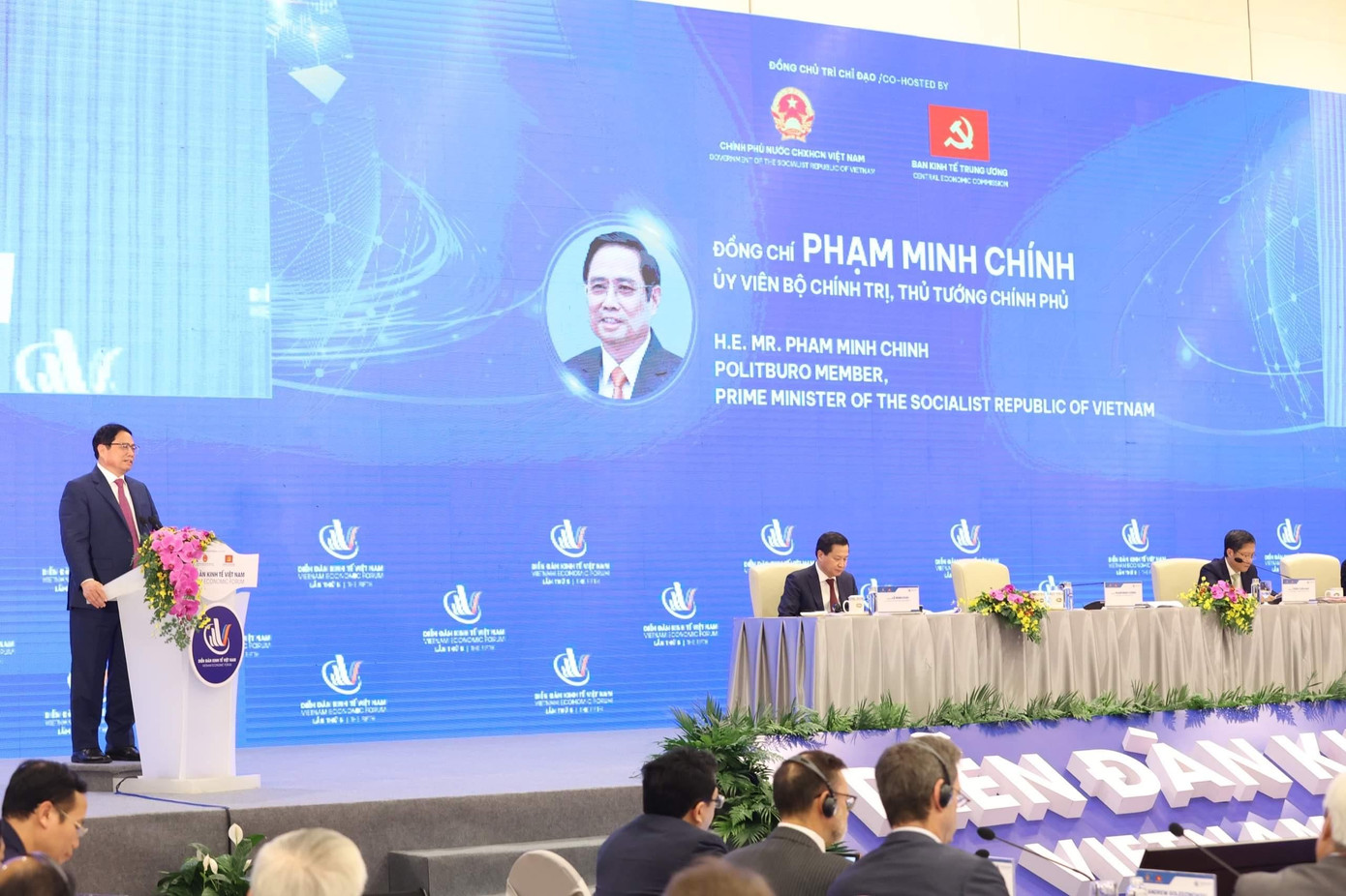 Thủ tướng Phạm Minh Chính phát biểu sau khi nghe các Bộ, ngành, chuyên gia trao đổi (Ảnh: Như Ý).