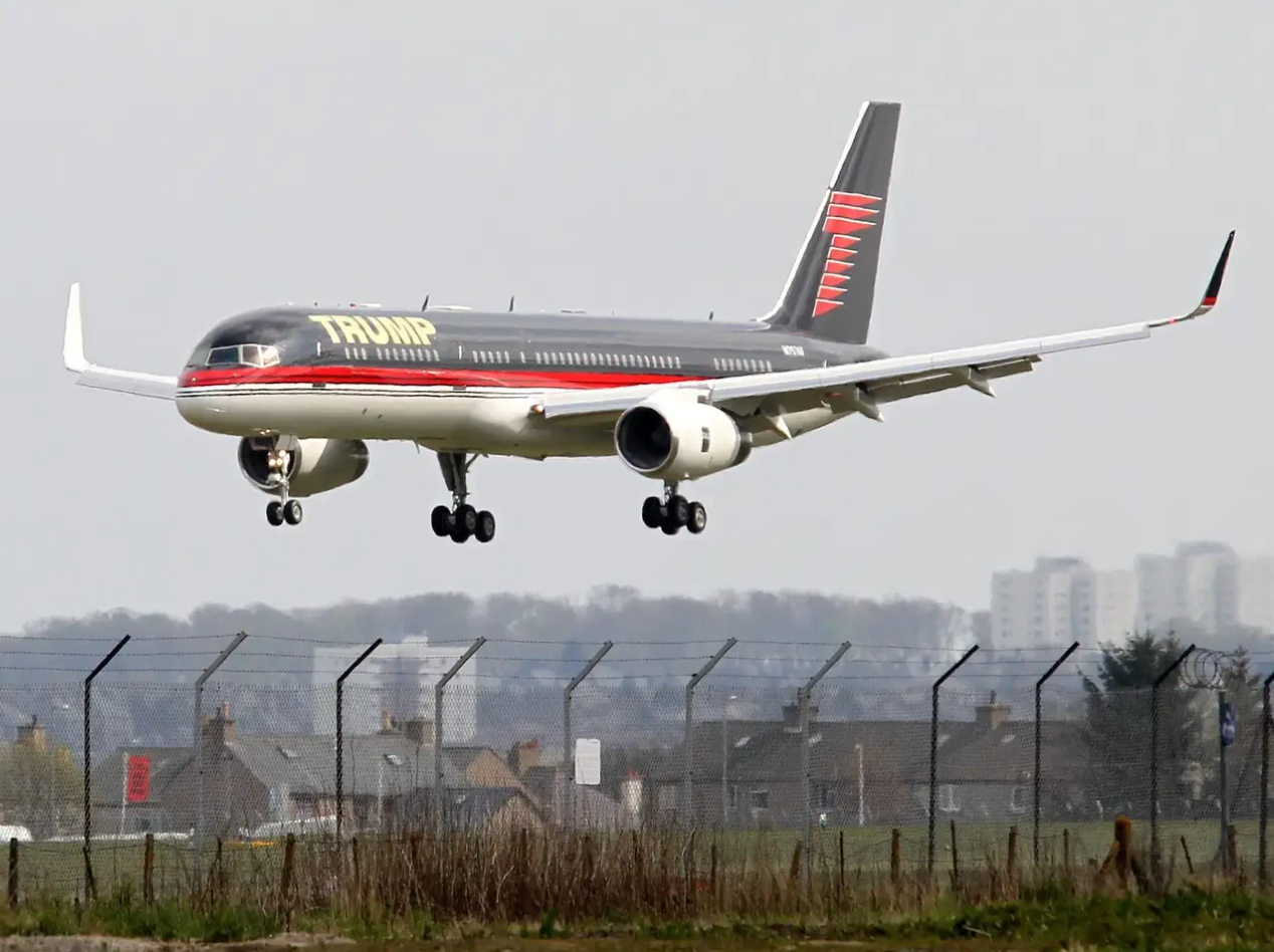 Chiếc máy bay Boeing 757 của ông Trump (Ảnh: Getty).