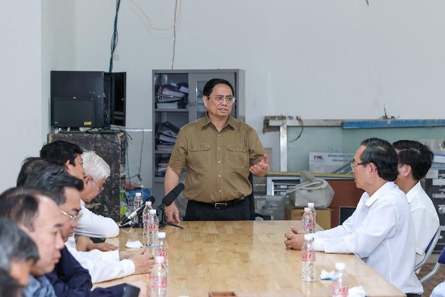 Thủ tướng yêu cầu các đơn vị thực hiện dự án đẩy nhanh tiến độ, sớm đưa vào hoạt động bệnh viện để đảm bảo công tác chăm sóc sức khỏe nhân dân (ảnh: VGP).