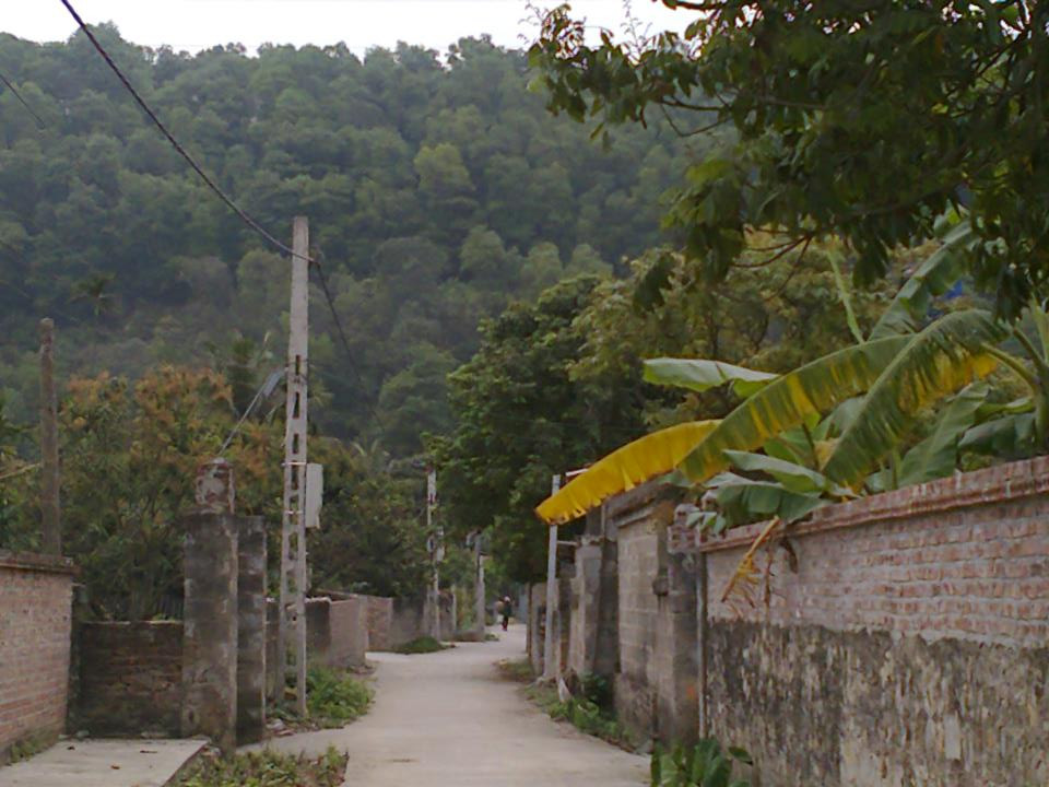  Người dân làng Lâu Động, dù có nhiều nguồn nước vẫn dùng nước giếng thiêng