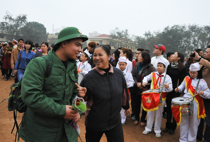 Dặn con lên đường mặn giỏi