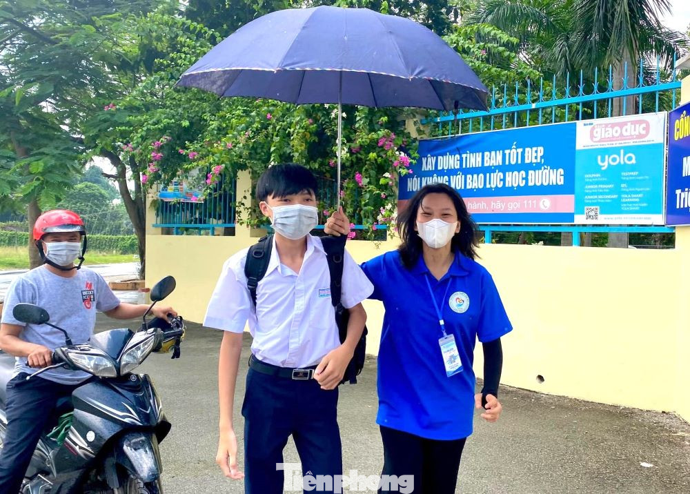 Các thí sinh sẽ được tình nguyện viên hỗ trợ tích cực Các thí sinh sẽ được tình nguyện viên hỗ trợ tích cực