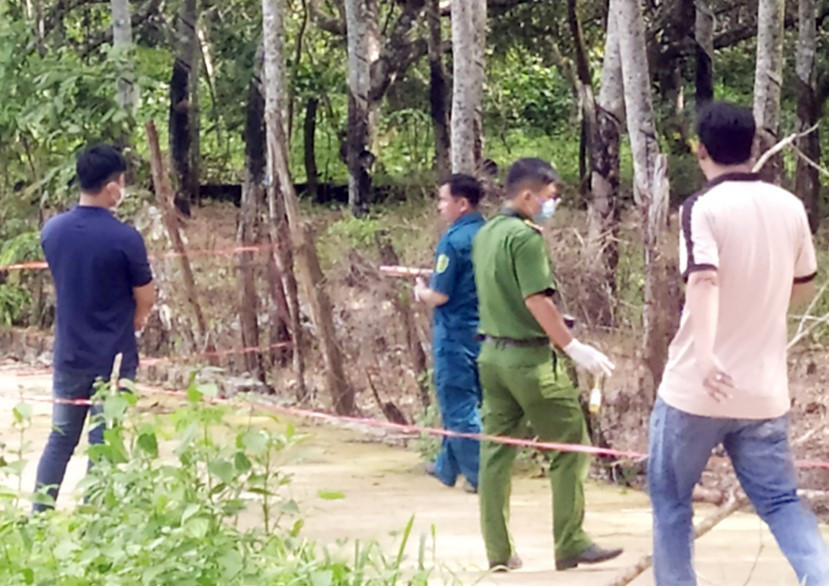 Công an khám nghiệm hiện trường Công an khám nghiệm hiện trường