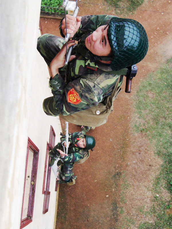 Nỗ lực giải cứu con tin