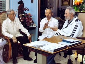 Tổng Bí thư Nguyễn Phú Trọng thăm lãnh tụ của Cách mạng và nhân dân Cuba, Fidel Castro. Ảnh: TTXVN