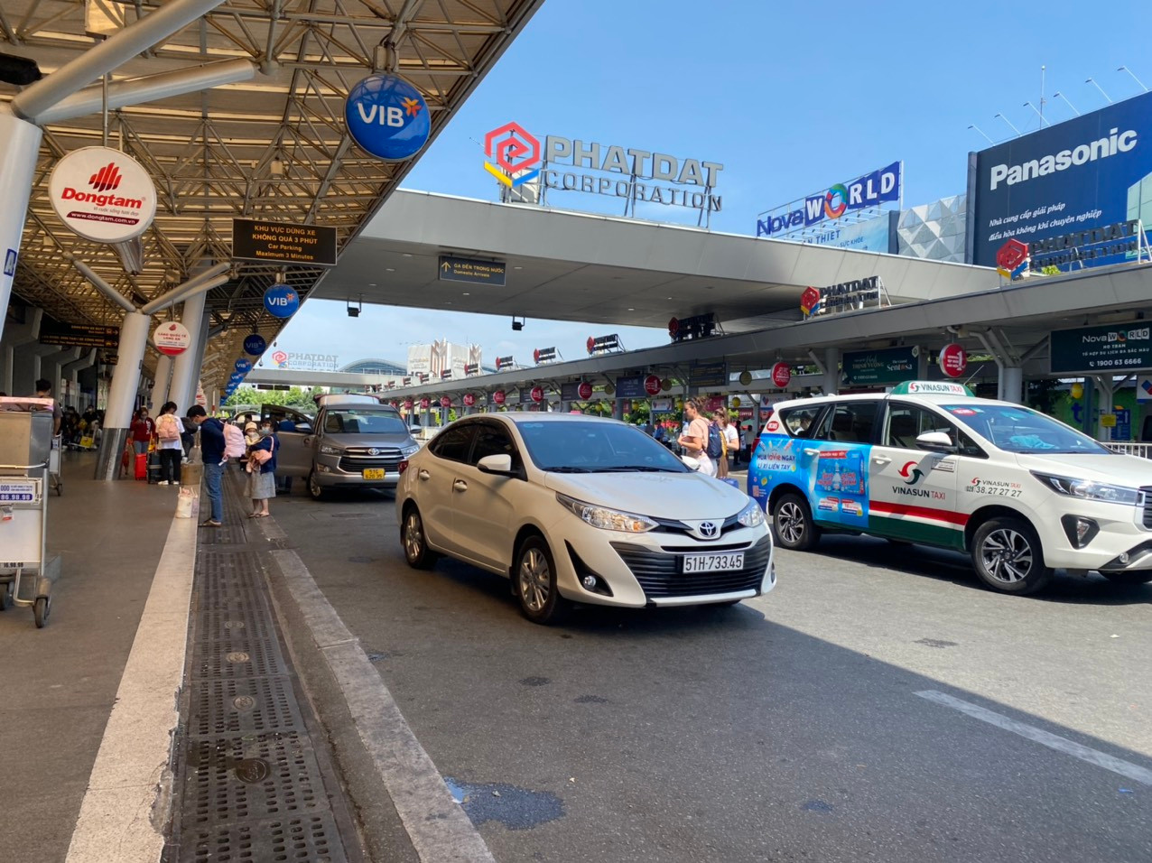 Khu vực sân bay Tân Sơn Nhất thông thoáng vào ngày cận Tết.