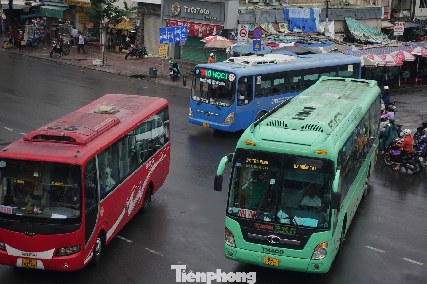 Ngày đầu thực hiện cấm xe khách giường nằm vào nội đô TPHCM, giao thông ở khu vực các bến xe diễn ra thuận lợi. Ảnh: HỮU HUY