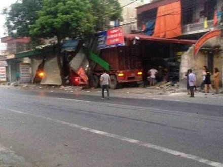 BẢN TIN ATGT: Lái xe thô sơ chở tôn tử vong vì tai nạn giao thông ảnh 6