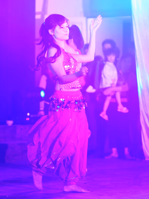 Tiết mục múa bụng nhận được nhiều tiếng vỗ tay của khán giả