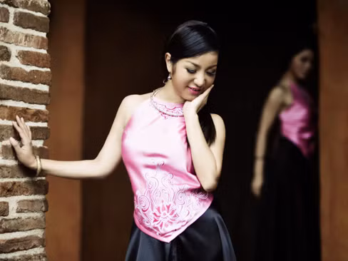 Sau khi sinh con, Thúy Nga ở ẩn và lánh xa showbiz