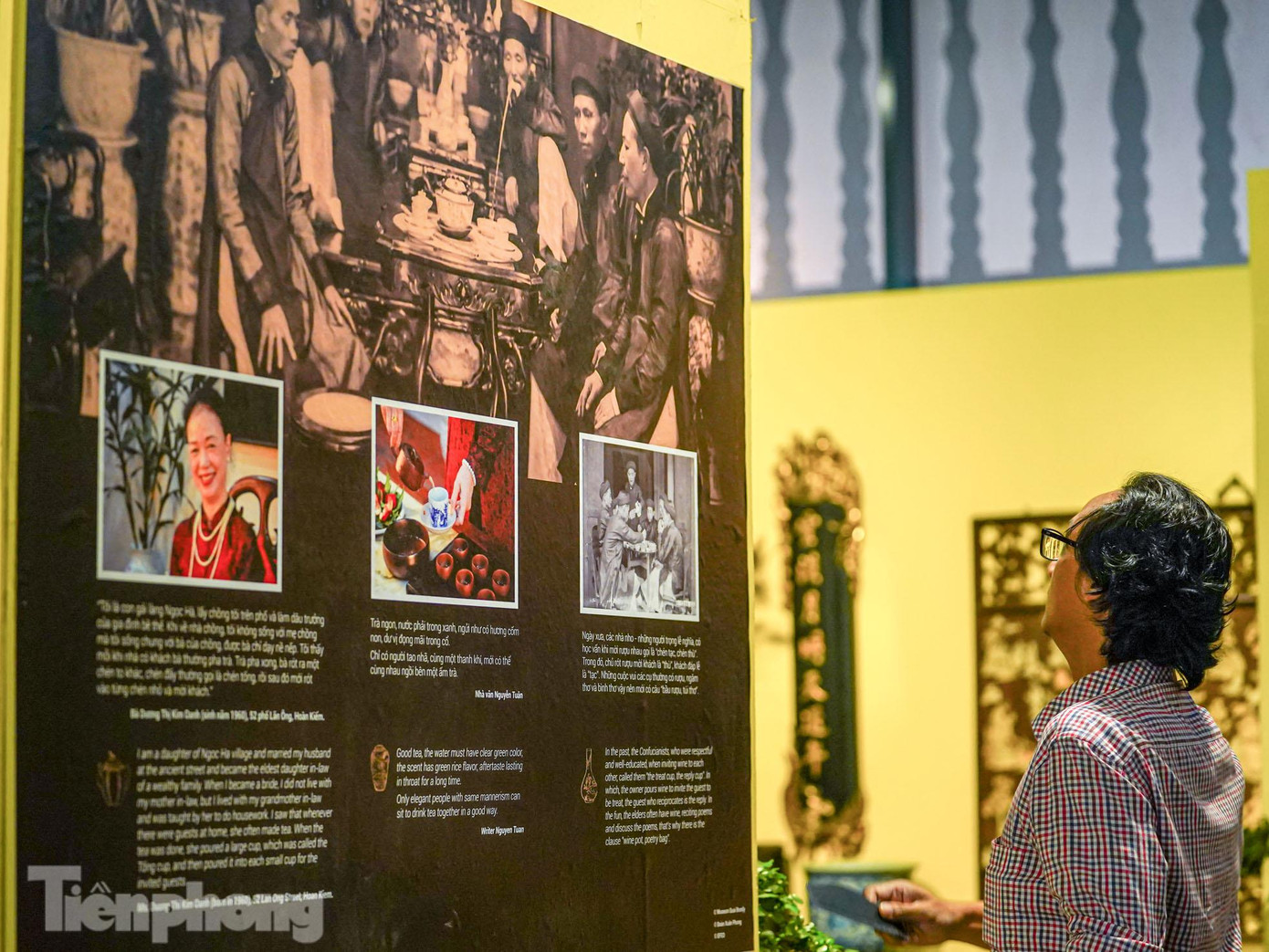 Triển lãm “Nếp xưa” đang diễn ra tại Bảo tàng Hà Nội giới thiệu tới công chúng gần 200 tài liệu hiện vật xưa cũ, gợi nhớ không gian sinh hoạt của người Việt cách đây 1 thế kỷ.