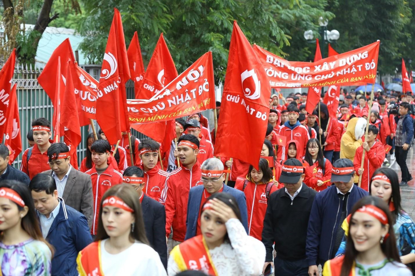 Chủ nhật Đỏ đã trở thành hoạt động xã hội nhân văn sâu sắc, luôn nhận được sự hưởng ứng, đồng hành của toàn xã hội. Chủ nhật Đỏ đã trở thành hoạt động xã hội nhân văn sâu sắc, luôn nhận được sự hưởng ứng, đồng hành của toàn xã hội.