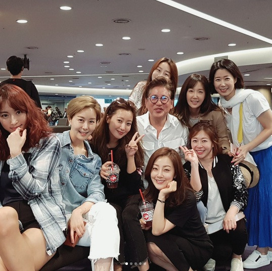 Kim Hee Sun vui 'hết cỡ' trong kỳ nghỉ dưỡng ở Đà Nẵng ảnh 4