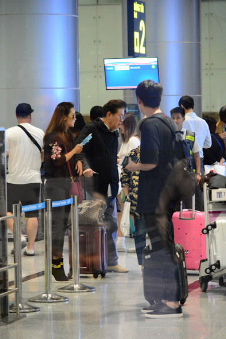 Kim Hee Sun vui 'hết cỡ' trong kỳ nghỉ dưỡng ở Đà Nẵng ảnh 6