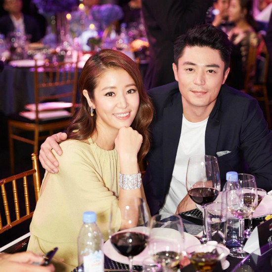 Dàn mỹ nhân Hoa ngữ rực rỡ, vợ chồng Lâm Tâm Như ôm eo tình tứ ảnh 10