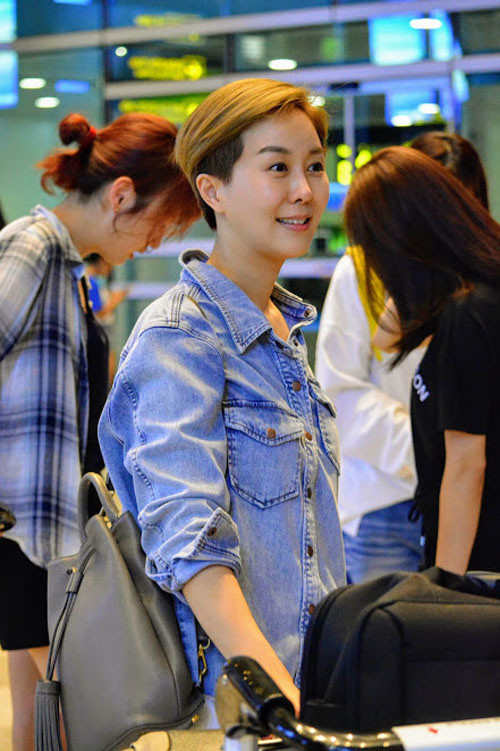 Kim Hee Sun vui 'hết cỡ' trong kỳ nghỉ dưỡng ở Đà Nẵng ảnh 7