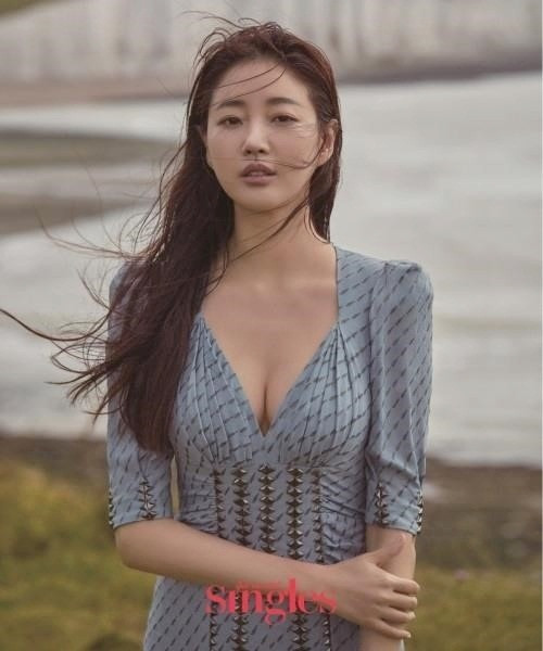 Vẻ trong veo, gợi cảm của cựu Hoa hậu Hàn Quốc Kim Sarang ảnh 6