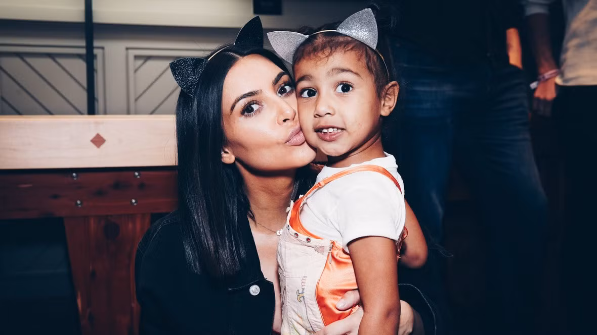 Kim Kardashian: ‘Các con là cả thế giới của tôi' ảnh 8
